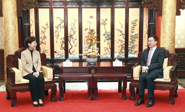 韩正会见林郑月娥、贺一诚