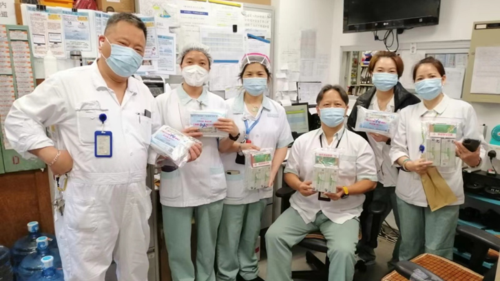 岂曰无衣 与子同袍——香港各界支援一线、关爱医护行动综述