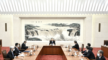 十四届全国人大一次会议主席团常务主席第七次会议举行 赵乐际主持